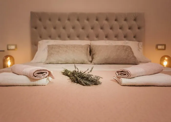 Izzy Apartment Split